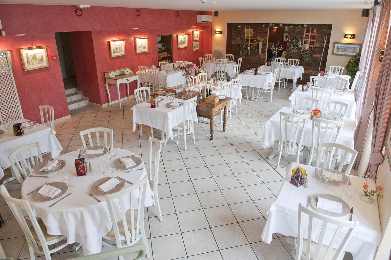 Le Val D'Amby Hotel Hieres-Sur-Amby Exterior photo